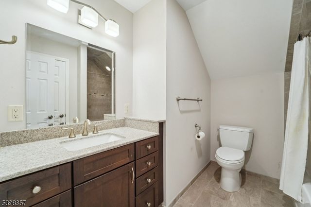 2 Casper Ct, Florham Park Boro, NJ 07932