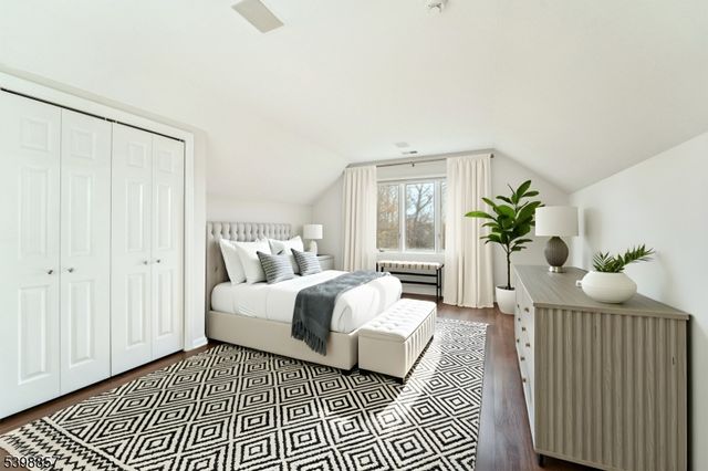 2 Casper Ct, Florham Park Boro, NJ 07932