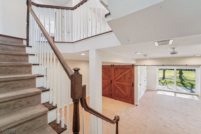 2 Casper Ct, Florham Park Boro, NJ 07932