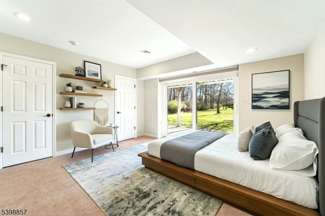 2 Casper Ct, Florham Park Boro, NJ 07932