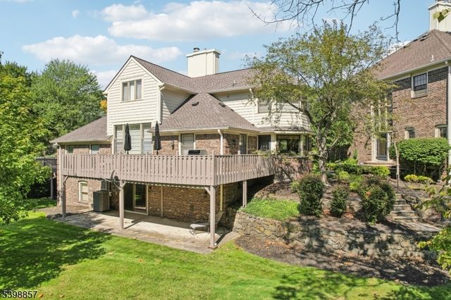 2 Casper Ct, Florham Park Boro, NJ 07932