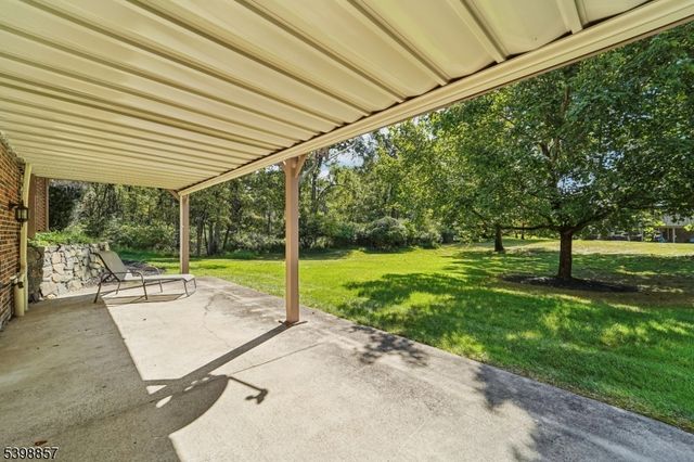 2 Casper Ct, Florham Park Boro, NJ 07932