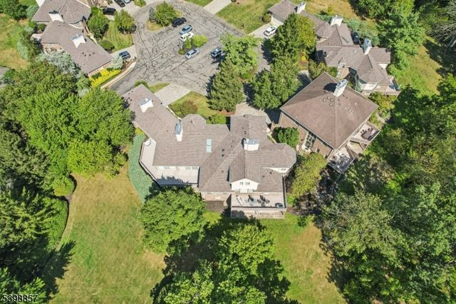 2 Casper Ct, Florham Park Boro, NJ 07932