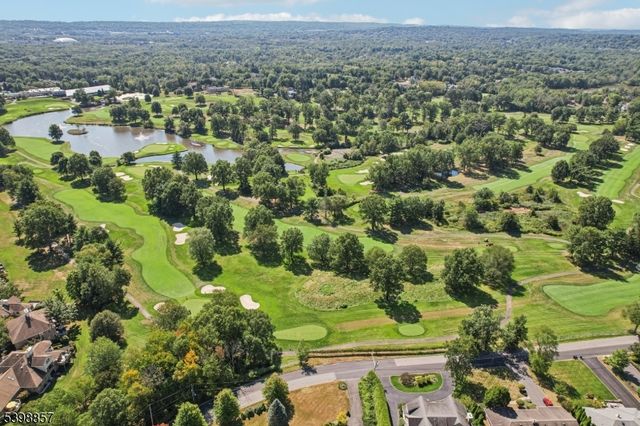 2 Casper Ct, Florham Park Boro, NJ 07932