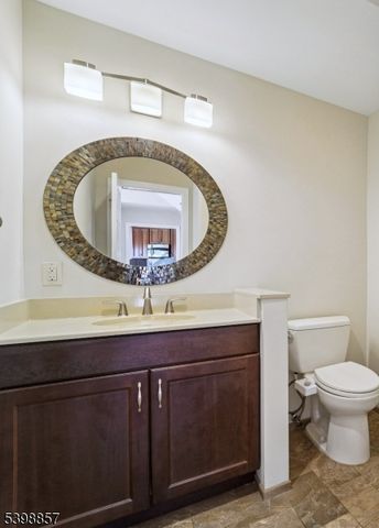 2 Casper Ct, Florham Park Boro, NJ 07932