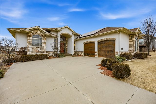 814 Camp Cardinal Road, Iowa City, IA 52246