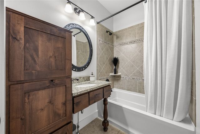 814 Camp Cardinal Road, Iowa City, IA 52246