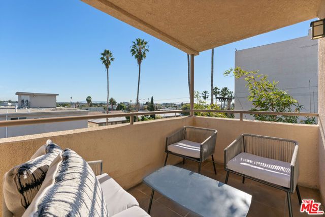 1214 14th Street 204, Santa Monica, CA 90404