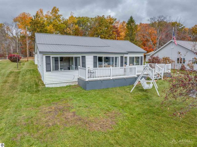 8483 Lakeview, Hale, MI 48739