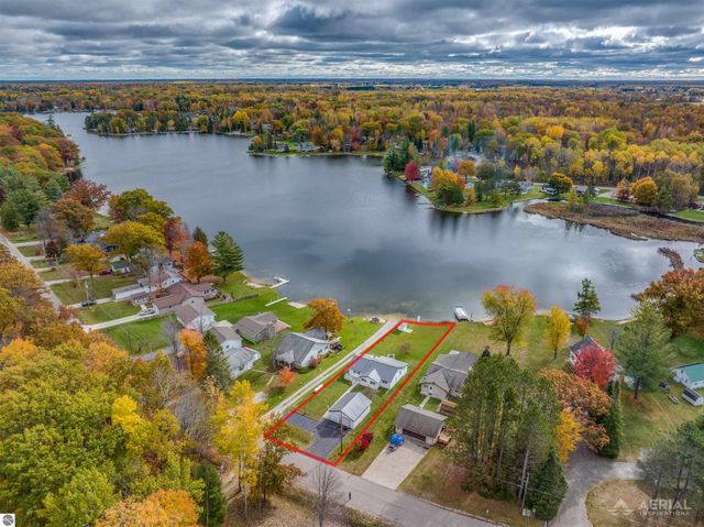 8483 Lakeview, Hale, MI 48739