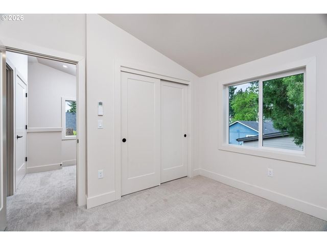 5601 Se Bybee Blvd B, Portland, OR 97202