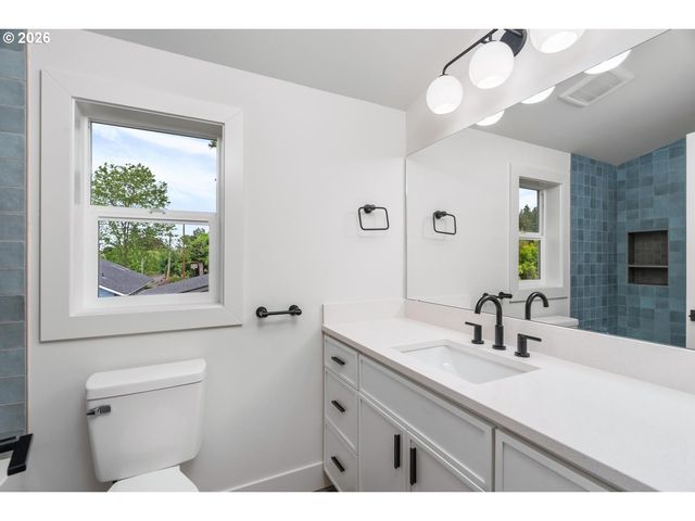 5601 Se Bybee Blvd B, Portland, OR 97202