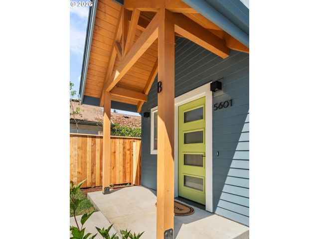 5601 Se Bybee Blvd B, Portland, OR 97202