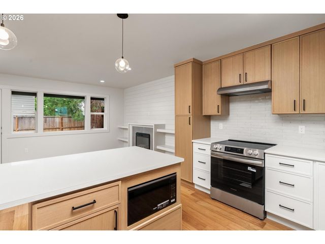 5601 Se Bybee Blvd B, Portland, OR 97202