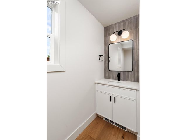 5601 Se Bybee Blvd B, Portland, OR 97202