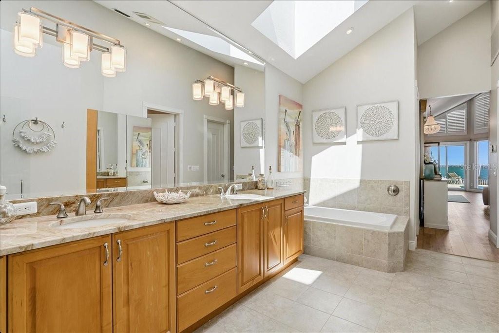 Image 38 of property listing at 3636 FAIR OAKS PLACE, Longboat Key, FL 34228