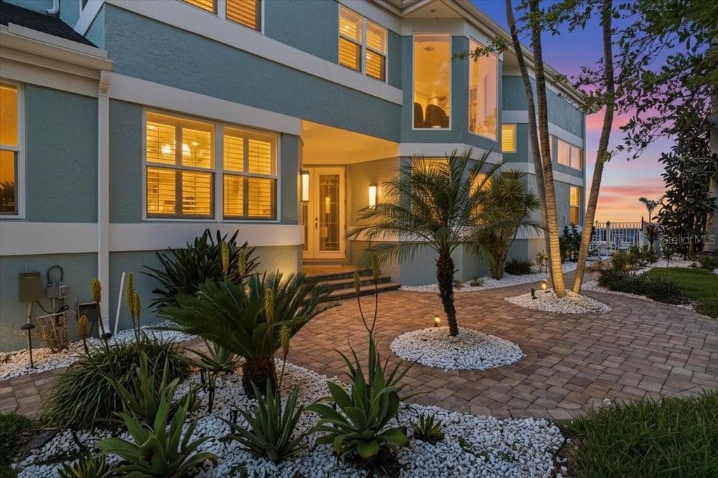 Image 9 of property listing at 3636 FAIR OAKS PLACE, Longboat Key, FL 34228