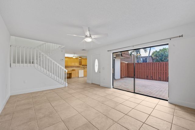 9131 SW 20th Place A, Davie, FL 33324