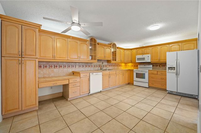 9131 SW 20th Place A, Davie, FL 33324