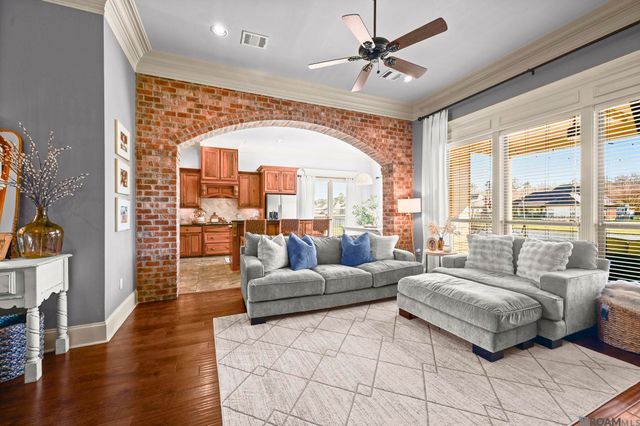 17048 Bentons Ferry Ave, Greenwell Springs, LA 70739