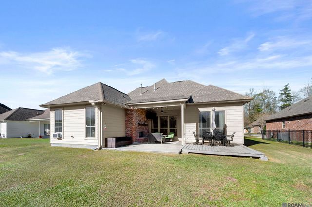 17048 Bentons Ferry Ave, Greenwell Springs, LA 70739
