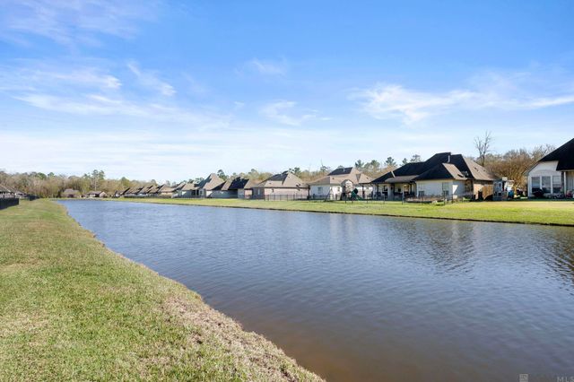 17048 Bentons Ferry Ave, Greenwell Springs, LA 70739