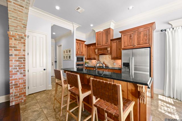 17048 Bentons Ferry Ave, Greenwell Springs, LA 70739