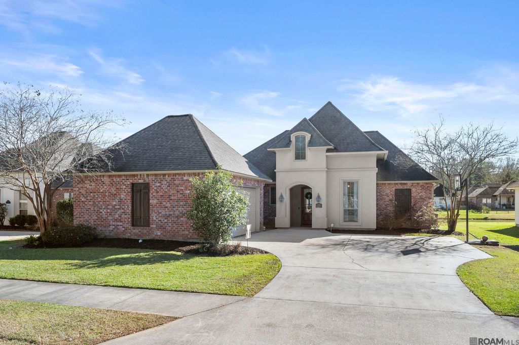 17048 Bentons Ferry Ave, Greenwell Springs, LA 70739