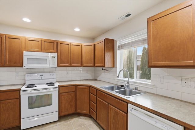 2015 N Bell Rd, Spokane Valley, WA 99016