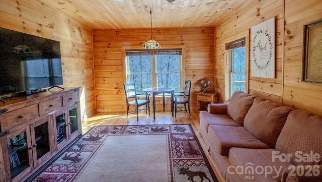 187 Gardeners Cove, Whittier, NC 28789