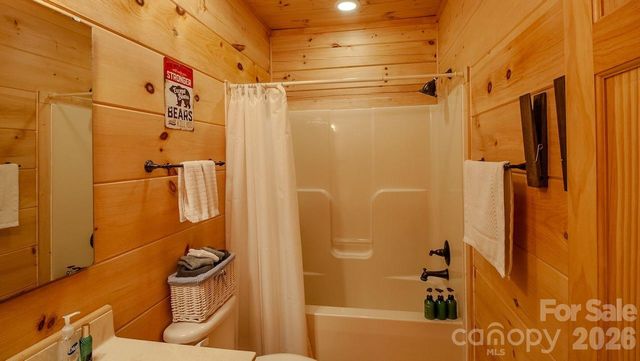 187 Gardeners Cove, Whittier, NC 28789