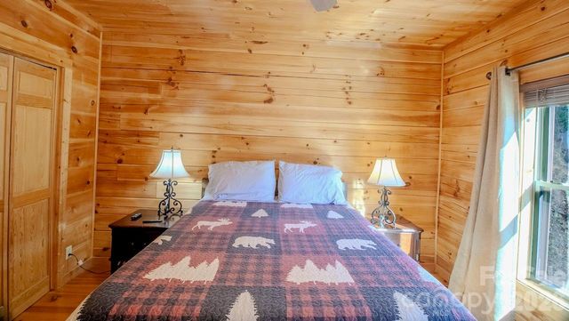 187 Gardeners Cove, Whittier, NC 28789