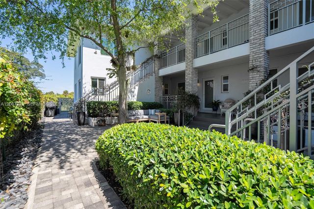 117 S Shore Drive 8, Miami Beach, FL 33141