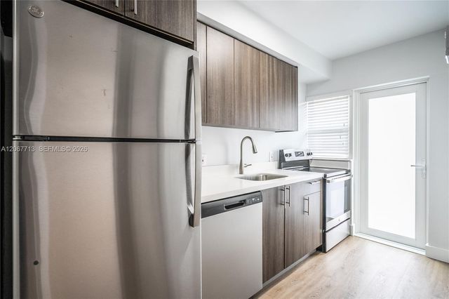 117 S Shore Drive 8, Miami Beach, FL 33141
