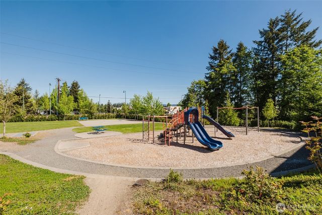 23621 SE 269th Court, Maple Valley, WA 98038