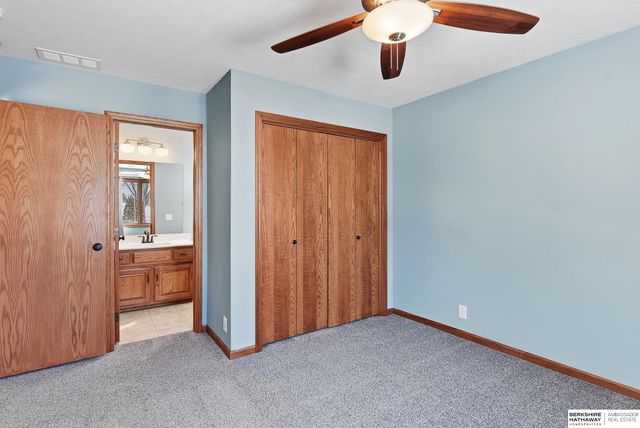 4702 Lakewood Drive, Blair, NE 68008