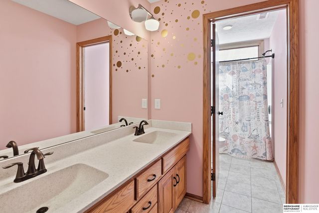 4702 Lakewood Drive, Blair, NE 68008