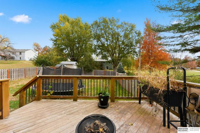 4702 Lakewood Drive, Blair, NE 68008