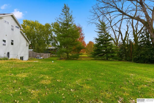 4702 Lakewood Drive, Blair, NE 68008