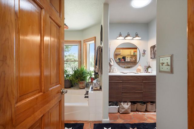3 Moya Loop, Santa Fe, NM 87508