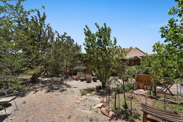 3 Moya Loop, Santa Fe, NM 87508