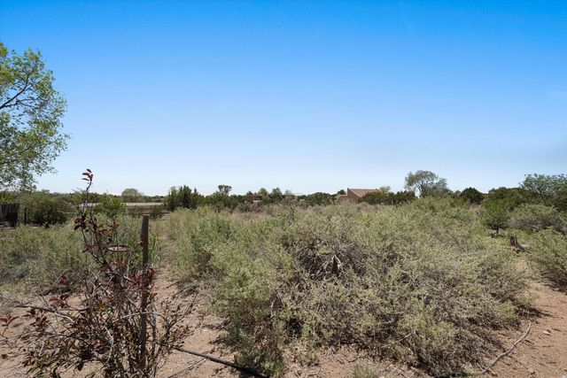 3 Moya Loop, Santa Fe, NM 87508