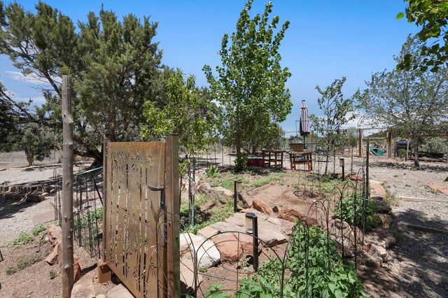 3 Moya Loop, Santa Fe, NM 87508