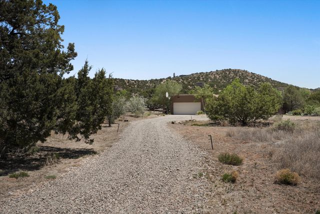 3 Moya Loop, Santa Fe, NM 87508