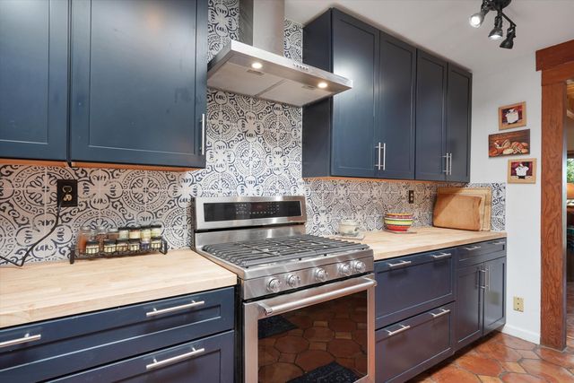 3 Moya Loop, Santa Fe, NM 87508