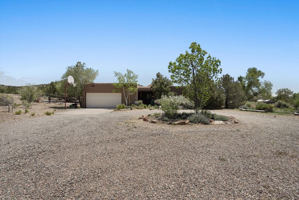 3 Moya Loop, Santa Fe, NM 87508