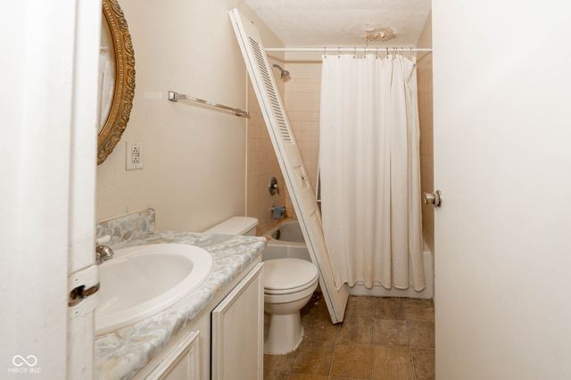 8158 Lima East Drive, Indianapolis, IN 46227