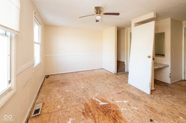 8158 Lima East Drive, Indianapolis, IN 46227