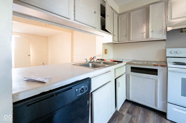 8158 Lima East Drive, Indianapolis, IN 46227