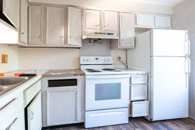 8158 Lima East Drive, Indianapolis, IN 46227